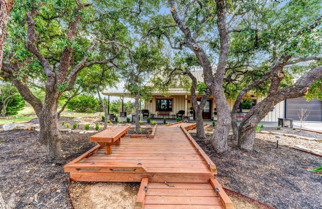 Modern Farmhouse w/Hill Country Views, EV, Wineries, Large Patio
