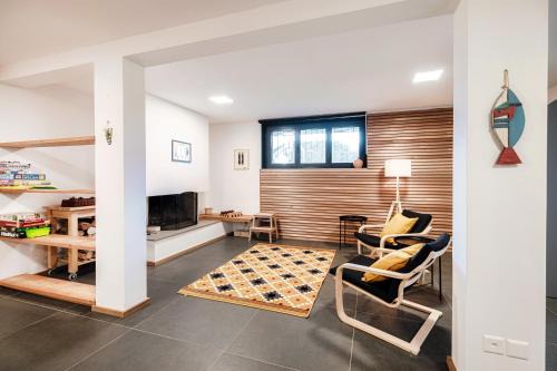Modern Flat by Quokka 360 - In the hills bordering Italy