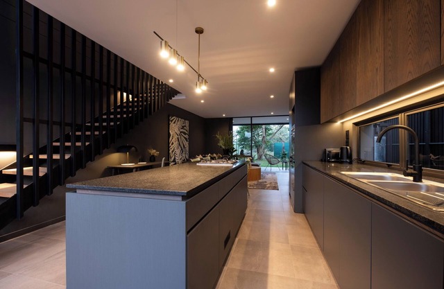 Modern Forrest Escape, No Loadshedding