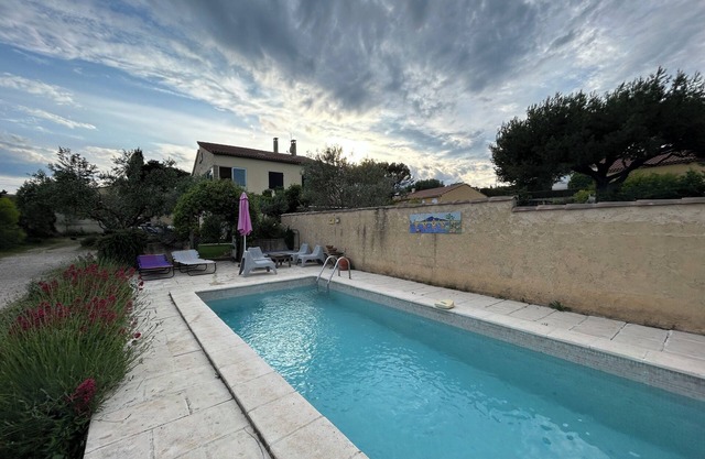 Modern Villa with Private Pool and Game Room – Ideal for 10 People
