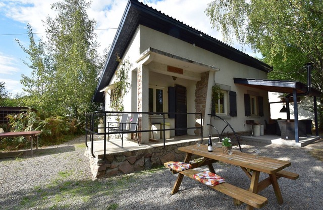 Modern holiday home with lovely garden