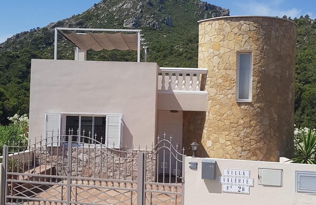 Modern holiday villa with sea and panoramic views