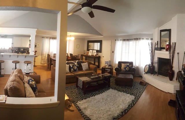 Modern Home: 20 mins to Downtown Houston, Galveston, & NRG