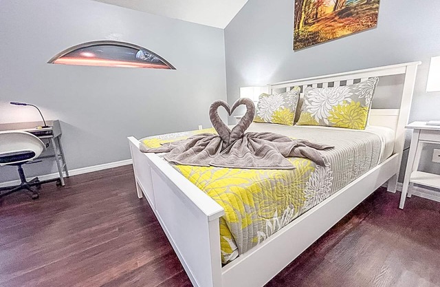 Modern Home w/Pool close to Disney Florida theme parks