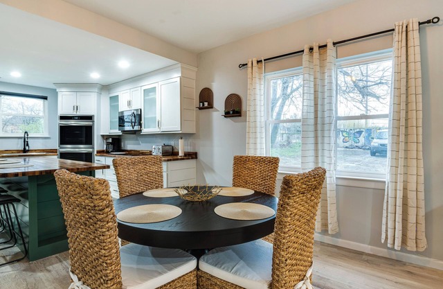 Modern Indianapolis Home < 2 Mi to Downtown!