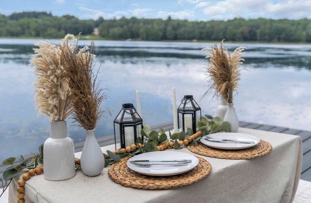 Modern Luxury Lakehouse with Private Lakefront View