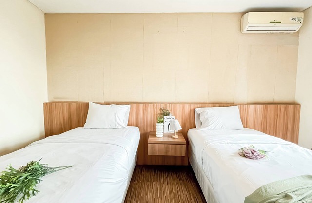 Modern Minimalist Studio (No Kitchen) At Great Western Apartment