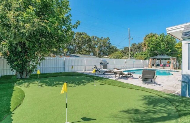 Modern Oasis, Perfect Location Packed W/Amenities