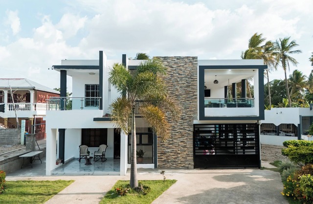 Modern Oasis : Where Elegance Meets Peace