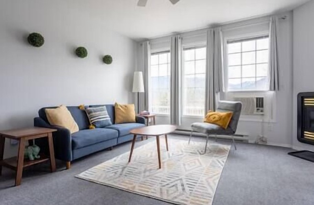 Modern/Pool & Golf Nearby/King Bed/BBQ