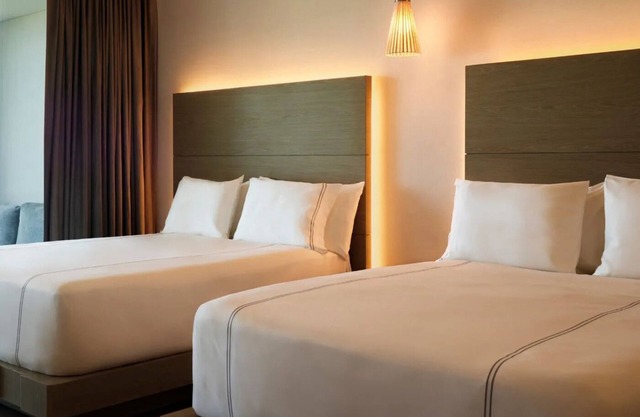 Modern Resort Suite w/Rooftop Tub, VIP Lounge & Spa Access Included