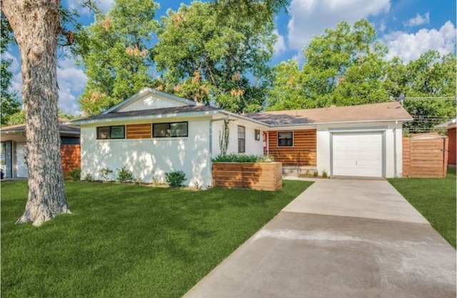 Modern, Roomy, Game Room, Patio, Family Home, On-Site Parking
