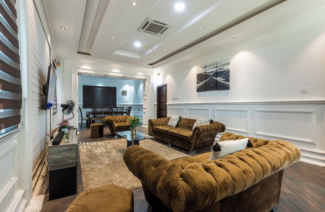 Modern Serenity: 3-Bedroom Haven Surrounded by Nature and Space