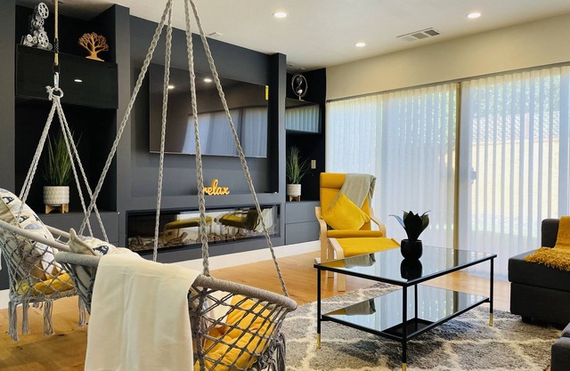 Modern smart home *RARE* :AppleHQ, SantanaRow !