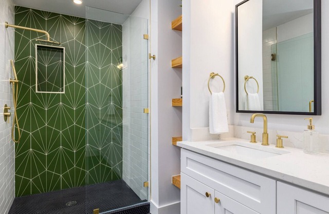 Modern South Austin home - 5 miles to Downtown