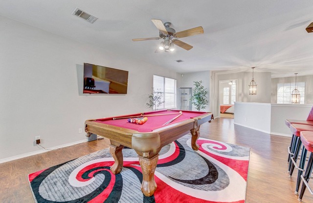 Modern Spacious 6BD/3.5BA Home w/Pool Table & BBQ