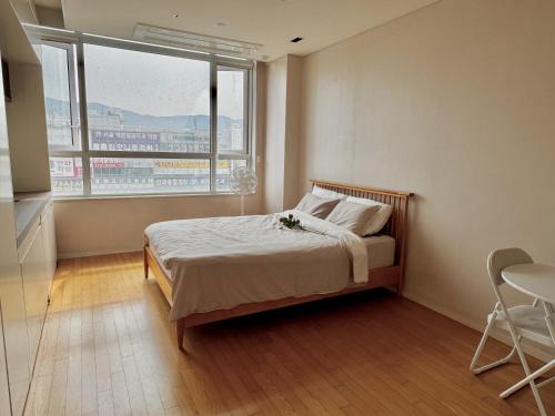 Modern Studio at Bundang Migeum Station