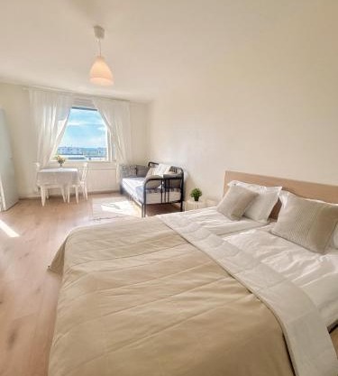 Modern Studio Flat Your Parking Space and Metro Nearby