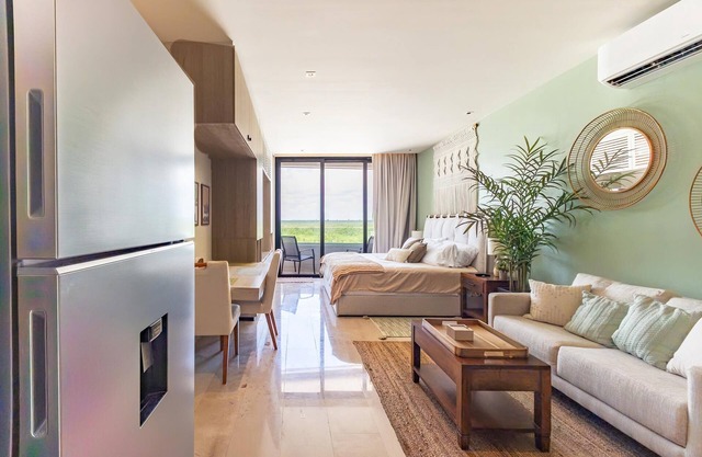 Modern Studio w/Two Pools and Hot Tub!