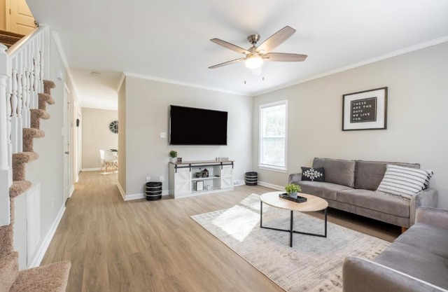 Modern Stunning SouthPark/Cotswold Home!