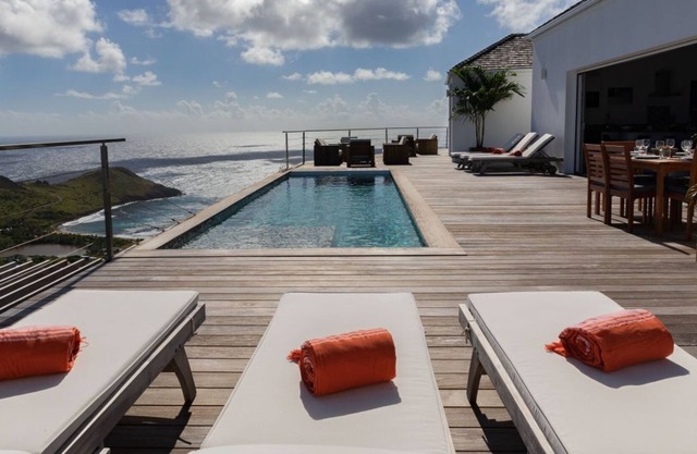 Modern styled villa with great panoramic breathtaking view