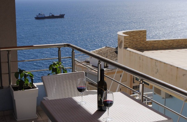 Modern, stylish apt by the sea with large balcony, sea view, close to the center