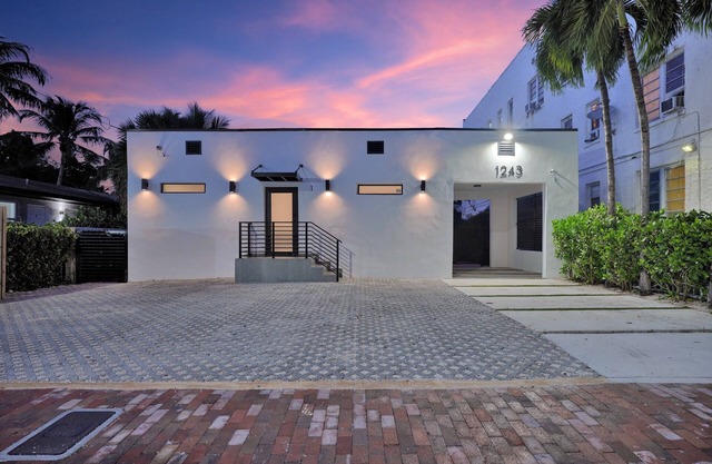 Modern Villa 1 in Miami close to Brickell, Wynwood, near everything