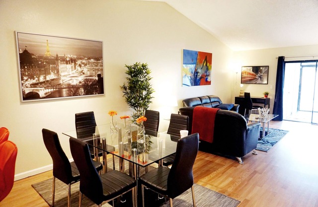 MODERN VILLA- HEART OF WELLINGTON/WEF