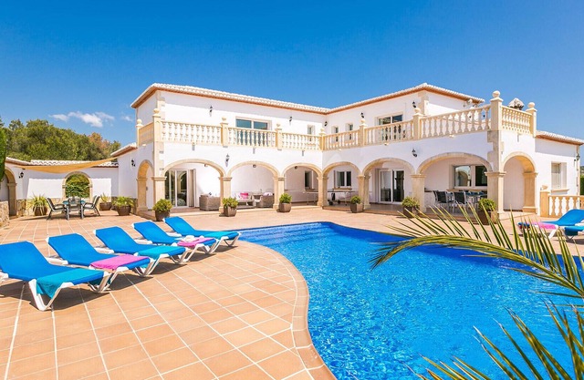 Modern villa in Javea, situated in a quiet cul-de-sac with air conditioning!