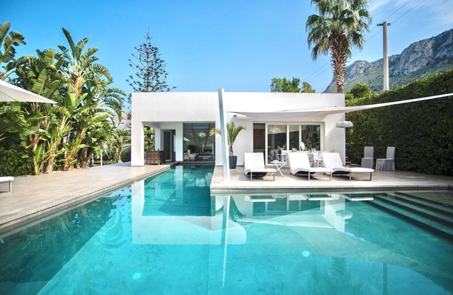 Modern Villa in Sicily with Pool