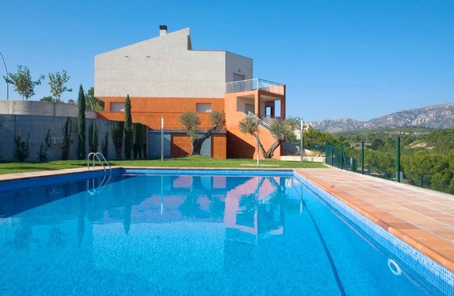 Moderna Villa Cerca de la Playa Almadrava