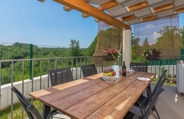 Modernly equipped holiday house near Rovinj with private pool for 6 people