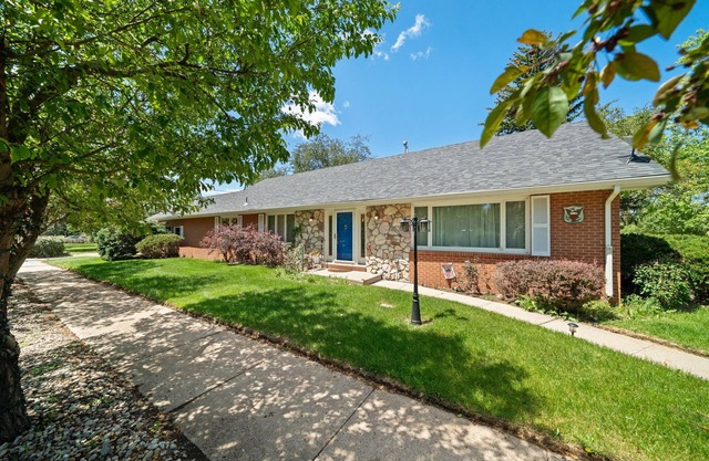 Modernly Sophisticated 3 Bedroom Home