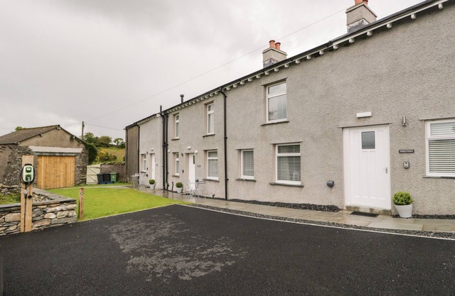 MOLLY’S PANTRY, pet friendly, with a garden in Ulverston