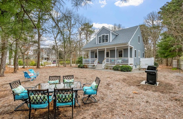 Monomoscoy Island Retreat w/Outdoor Living