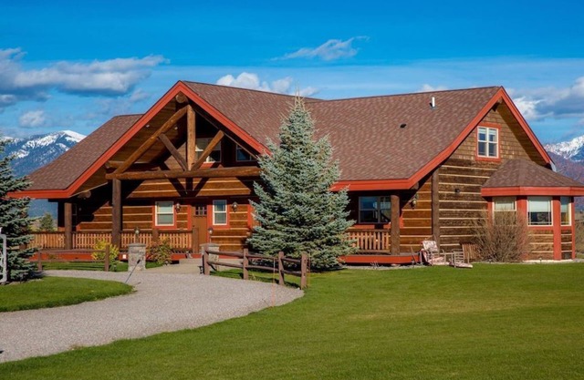 Montana Dreams Getaway - The Lodge