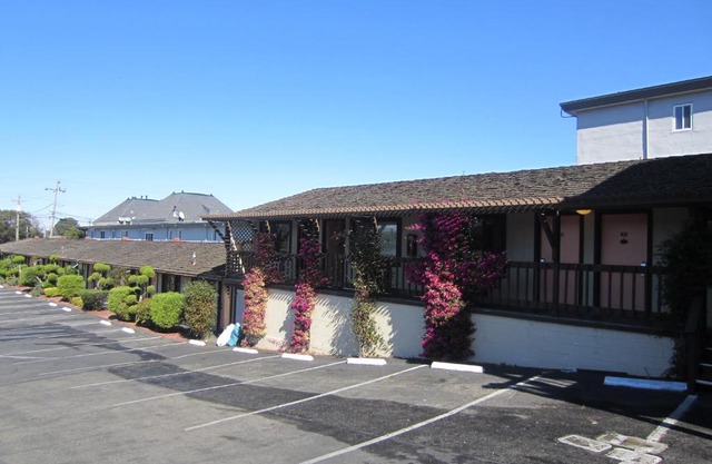 Monterey Fairgrounds Inn