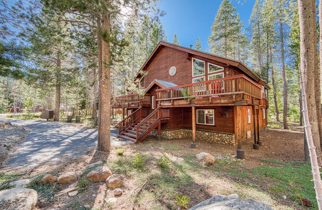 Monthly Lease - Apre Chalet at Tahoe Donner by Tahoe Getaways - 4 BR, Pet friendly w HOA