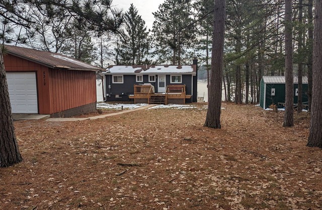 Moon Lake Waterfront Getaway