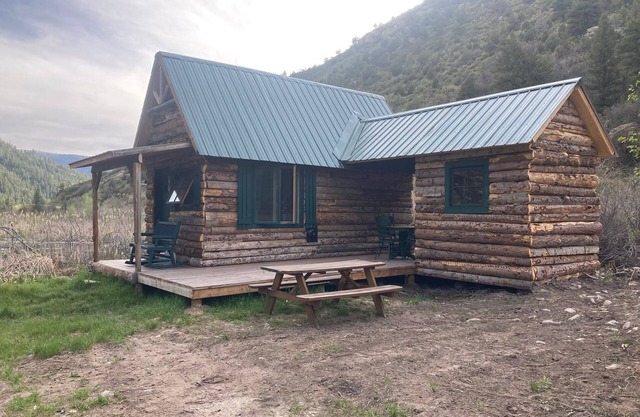 Moose Landing Cabin - Leave Lovers Retreat on River on Kebler Pass