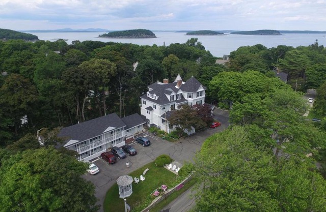 Moseley Cottage Inn and The Town Motel