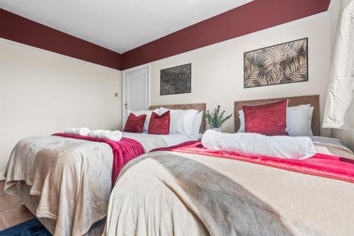 Moseley Village - 5 Bedroom House Huge Driveway 6 Beds Perfect for Groups - Near To Edgbaston QE Hospital-Solihull - Birmingham City Centre - By Arz Stays