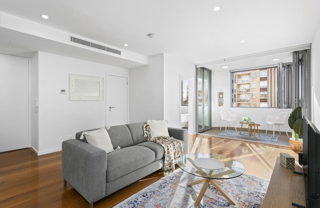 Mosman - MOS25 - Military Road - Modern 1BR + Study with Sunroom Parking Near Cafes Transport