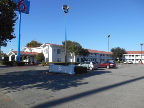 Motel 6-Garland, TX - Northeast Dallas