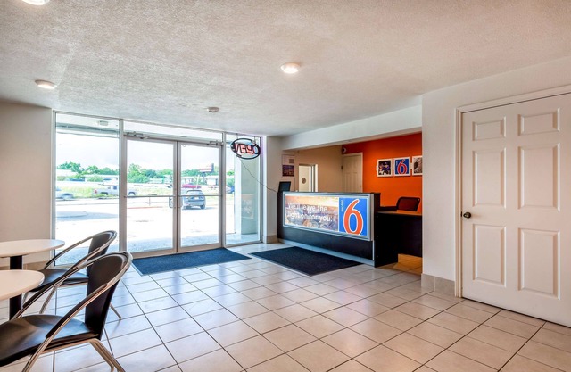 Motel 6 Houston, TX - East