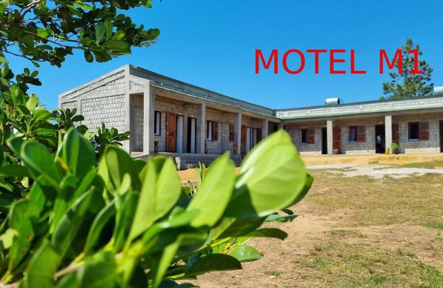 MOTEL M1