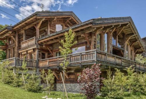 Mountain Chalet Campanil Madonna