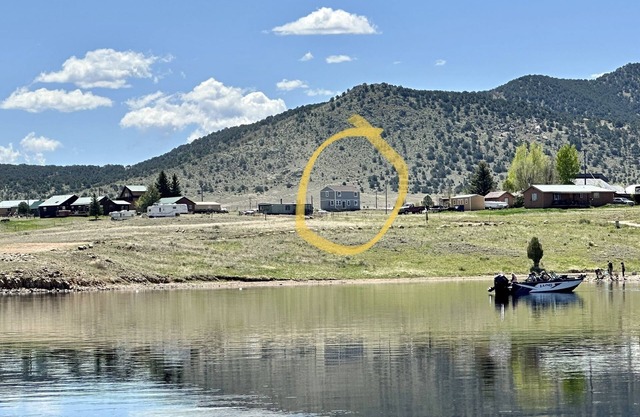 Mountain Lakehouse. Views!