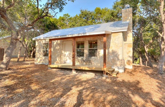 Mountain Laurel I 2Br Cabin near Square!