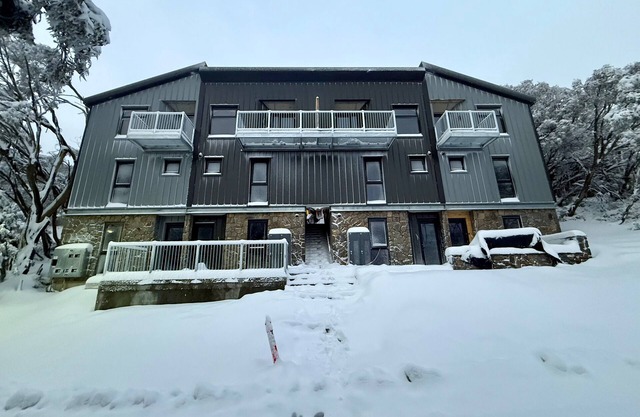 Mountain Luxe a Stylish 3BR Villa 450m to Main Lift